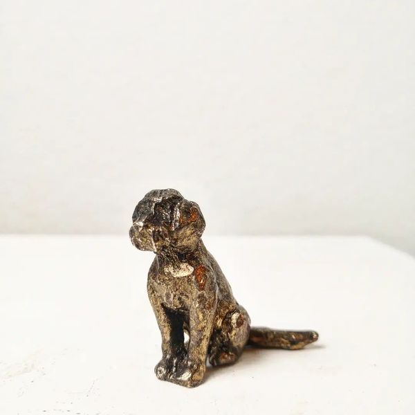 Andreas Magera Bronzekulptur Hund sitzend