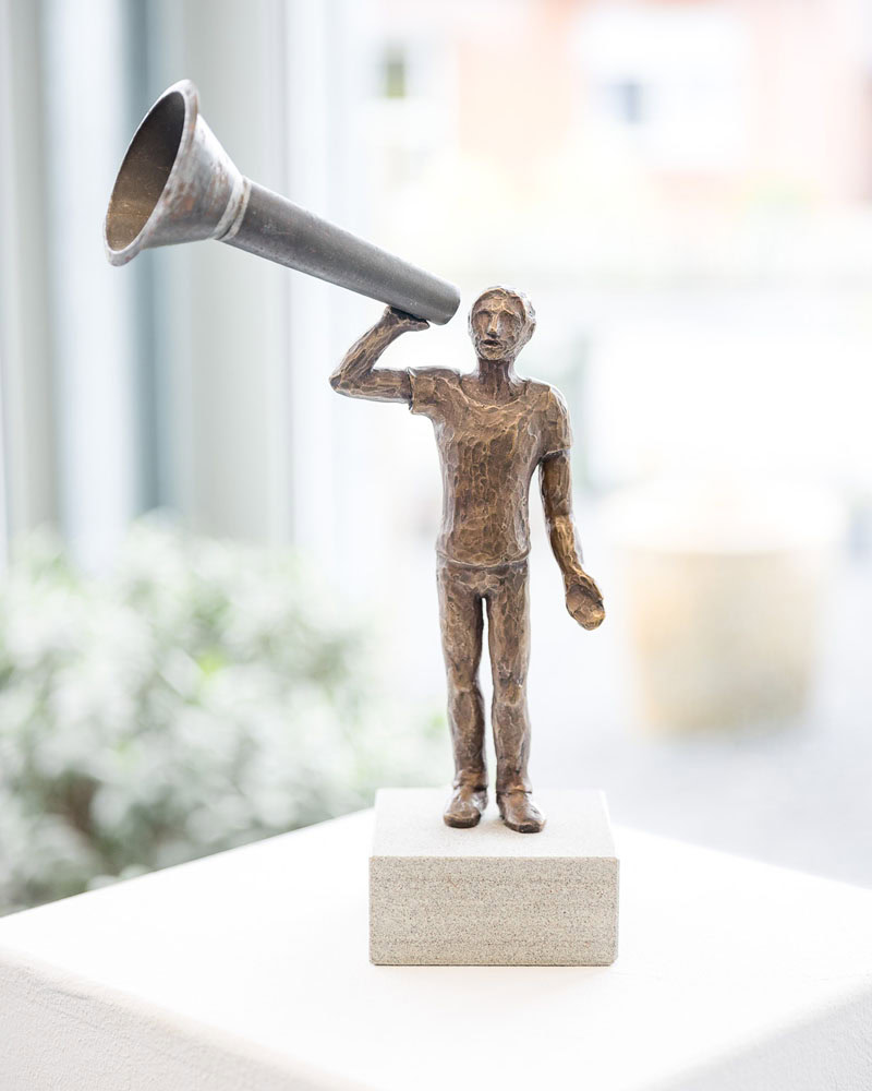 Andreas Magera Skulptu aus Bronze der Hörer